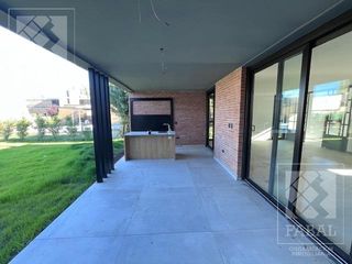 Foto 25 de Casa venta barrio privado Sauces del Limay, 3 dormitorios (suite), 4 baños y jardín con pileta