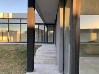 Foto 11 de Gran casa sobre lote interno, San Matías, Escobar