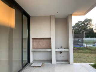 Foto 13 de Gran casa sobre lote interno, San Matías, Escobar