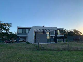 Foto 4 de Gran casa sobre lote interno, San Matías, Escobar