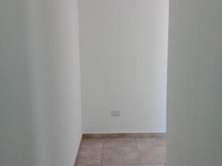Foto 9 de Dpto de 2 ambientes al contrafrente con balcón. Ideal inversión. Alquilado h/03/2024.-