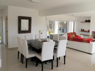 Foto 4 de Casa en venta - 4 Dormitorios 4 Baños - Cochera - 780Mts2 - Pinamar