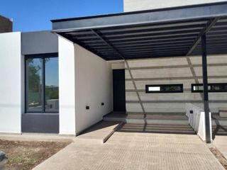 Foto 1 de Casa en Distrito Sur 2 dormitorios en Venta  A Estrenar