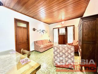 Foto 9 de CHALET INGLES EN ESQUINA, LOTE 231m2, DOS DORMITORIOS, JARDIN, GARAGE, CTO.ENCERES, BAULERA 2 BAÑOS