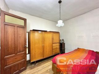 Foto 16 de CHALET INGLES EN ESQUINA, LOTE 231m2, DOS DORMITORIOS, JARDIN, GARAGE, CTO.ENCERES, BAULERA 2 BAÑOS