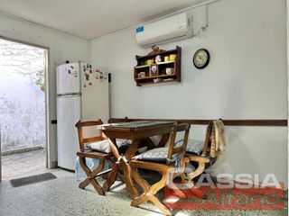 Foto 17 de CHALET INGLES EN ESQUINA, LOTE 231m2, DOS DORMITORIOS, JARDIN, GARAGE, CTO.ENCERES, BAULERA 2 BAÑOS