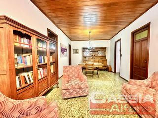Foto 13 de CHALET INGLES EN ESQUINA, LOTE 231m2, DOS DORMITORIOS, JARDIN, GARAGE, CTO.ENCERES, BAULERA 2 BAÑOS