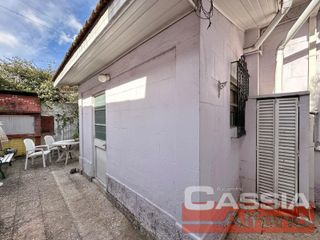 Foto 20 de CHALET INGLES EN ESQUINA, LOTE 231m2, DOS DORMITORIOS, JARDIN, GARAGE, CTO.ENCERES, BAULERA 2 BAÑOS