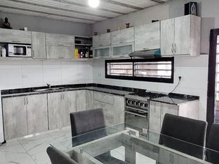 Foto 20 de Casa en venta - 1 Dormitorio 1 Baño - Cochera - 330Mts2 - El Pato, Berazategui