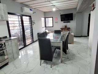 Foto 24 de Casa en venta - 1 Dormitorio 1 Baño - Cochera - 330Mts2 - El Pato, Berazategui