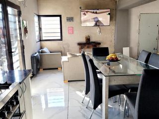 Foto 1 de Casa en venta - 1 Dormitorio 1 Baño - Cochera - 330Mts2 - El Pato, Berazategui