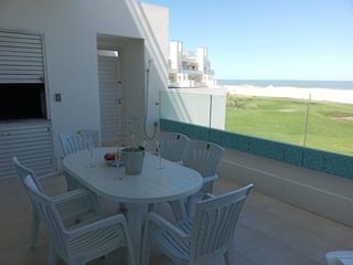 Foto 7 de Departamento frente al mar - Pinamar