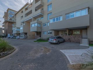Foto 2 de Departamento tipo dúplex de 4 amb. en Jardines del Palmar