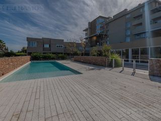 Foto 1 de Departamento tipo dúplex de 4 amb. en Jardines del Palmar