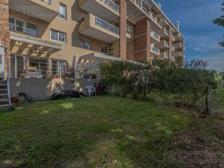 Foto 4 de Departamento tipo dúplex de 4 amb. en Jardines del Palmar