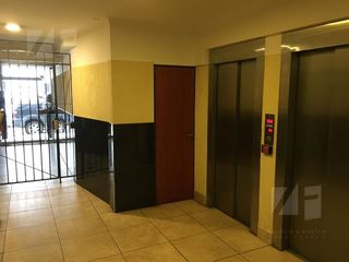 Foto 3 de VENTA Departamento en PB con 2 patios, escritura,