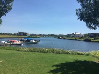 Foto 12 de Lencke Vende - Muy buen lote en Albanueva frente al rio y excelentes vistas, con amarra