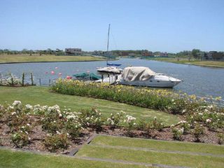 Foto 2 de Lencke Vende - Muy buen lote en Albanueva frente al rio y excelentes vistas, con amarra