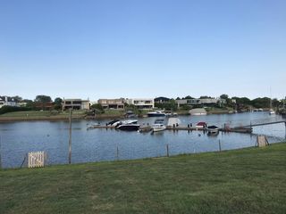 Foto 1 de Lencke Vende - Muy buen lote en Albanueva frente al rio y excelentes vistas, con amarra