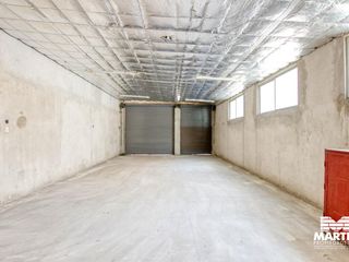 Foto 6 de Depósito y casa de 3 ambientes con patio terraza y cochera varios autos