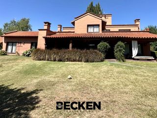 Foto 1 de Casa a la venta en Lomas de la Carolina