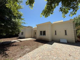 Foto 1 de Venta casa en  Haras Santa Maria a estrenar!