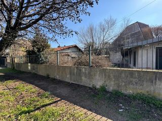 Foto 2 de Casa en venta - 3 Dormitorios 1 Baño - Cochera - 480Mts2 - Manuel B. Gonnet