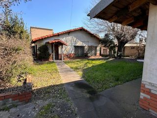 Foto 19 de Casa en venta - 3 Dormitorios 1 Baño - Cochera - 480Mts2 - Manuel B. Gonnet
