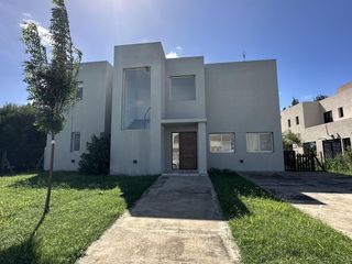 Foto 2 de VENTA, CASA, SAN MATIAS, AREA 5, LOTE AL 900, 4 AMBIENTES