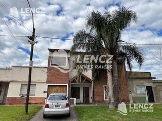 Foto 8 de CHALET 4 AMB C/COCHERA- QUINCHO Y JARDIN. QUILMES OESTE