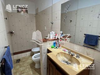 Foto 12 de CHALET 4 AMB C/COCHERA- QUINCHO Y JARDIN. QUILMES OESTE
