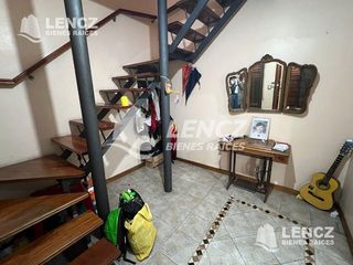 Foto 9 de CHALET 4 AMB C/COCHERA- QUINCHO Y JARDIN. QUILMES OESTE
