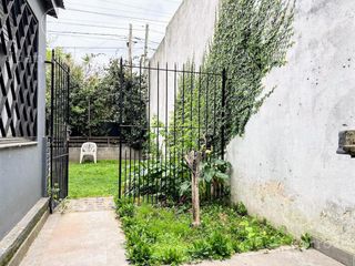 Foto 26 de Casa en venta en Temperley Oeste: 3 unidades independientes que se venden en bloque.