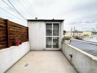 Foto 36 de Casa en venta en Temperley Oeste: 3 unidades independientes que se venden en bloque.