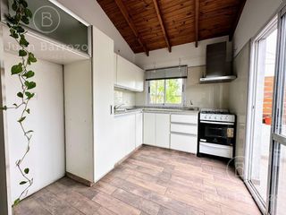 Foto 32 de Casa en venta en Temperley Oeste: 3 unidades independientes que se venden en bloque.