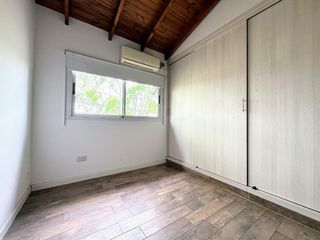 Foto 30 de Casa en venta en Temperley Oeste: 3 unidades independientes que se venden en bloque.