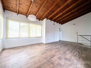 Foto 31 de Casa en venta en Temperley Oeste: 3 unidades independientes que se venden en bloque.