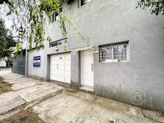 Foto 5 de Casa en venta en Temperley Oeste: 3 unidades independientes que se venden en bloque.