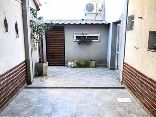 Foto 20 de Casa en venta en Temperley Oeste: 3 unidades independientes que se venden en bloque.