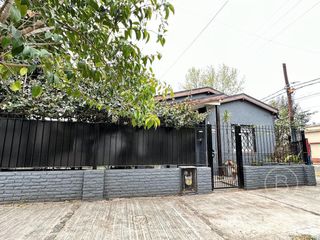 Foto 2 de Casa en venta en Temperley Oeste: 3 unidades independientes que se venden en bloque.