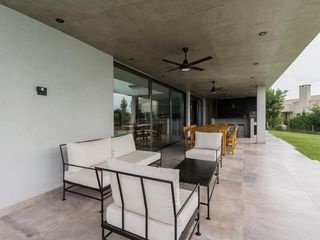 Foto 28 de VENTA CASA 7 AMBIENTES - SALIDA LAGUNA - CHACRAS DE LA RESERVA