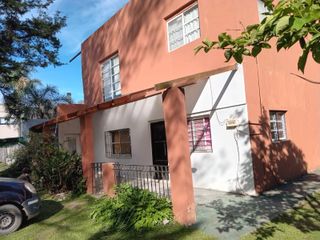 Foto 1 de Casa Quinta en venta - 4 Dormitorios 2 Baños - 1.100Mts2 - El Pato, Berazategui