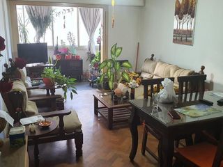 Foto 3 de Córdoba Cap-Av. V. Sarsfield 200-200mts Shop. Olmos–2 ½ amb.-C/frente m lum-57m2- A/Viv-Prof