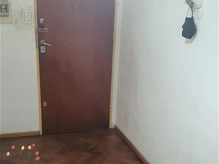 Foto 2 de Córdoba Cap-Av. V. Sarsfield 200-200mts Shop. Olmos–2 ½ amb.-C/frente m lum-57m2- A/Viv-Prof
