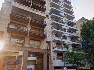 Foto 1 de Córdoba Cap-Av. V. Sarsfield 200-200mts Shop. Olmos–2 ½ amb.-C/frente m lum-57m2- A/Viv-Prof