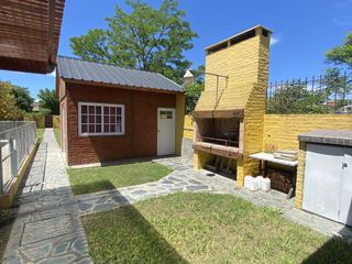 Foto 9 de VENTA casa centrica con pileta Coronel Brandsen