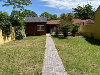 Foto 1 de VENTA casa centrica con pileta Coronel Brandsen