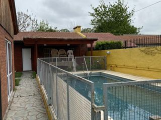 Foto 7 de VENTA casa centrica con pileta Coronel Brandsen