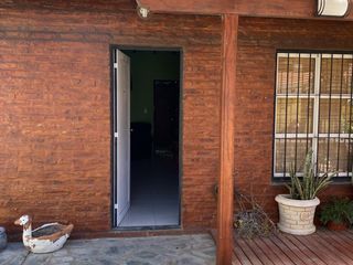 Foto 11 de VENTA casa centrica con pileta Coronel Brandsen