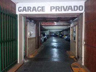 Foto 1 de Cochera en  Ayacucho y M. Torcuato de Alvear